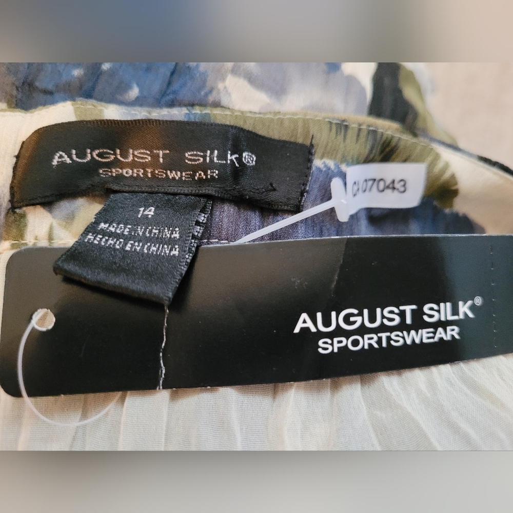 NWT August Silk flowing skirt. Size 14 - Picture 3 of 8